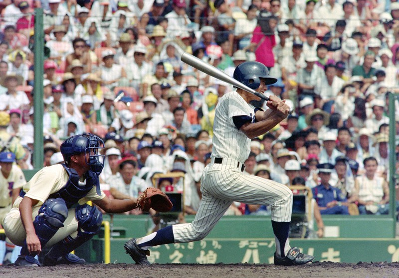第74回全国高校野球選手権大会2回戦【星稜-明徳義塾】二回裏明徳義塾1死二塁、久岡が左中間適時二塁打を放つ=阪神甲子園球場で1992年8月16日