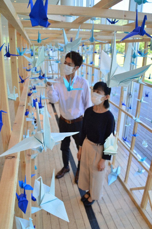 新型コロナ 医療 福祉関係者へ 感謝の折り鶴 三原 広島 毎日新聞