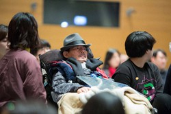 生きにくい子どもや若者の支援をしている静岡の「縁側フォーラム」。岡部さんは毎年東京から駆け付ける＝筆者提供