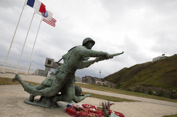 On Sad Anniversary Few To Mourn The D Day Dead In Normandy The