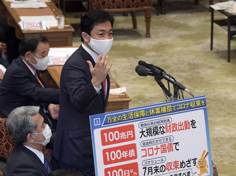 衆院予算委員会で質問をする国民民主党の玉木雄一郎代表=国会内で2020年5月11日、竹内幹撮影