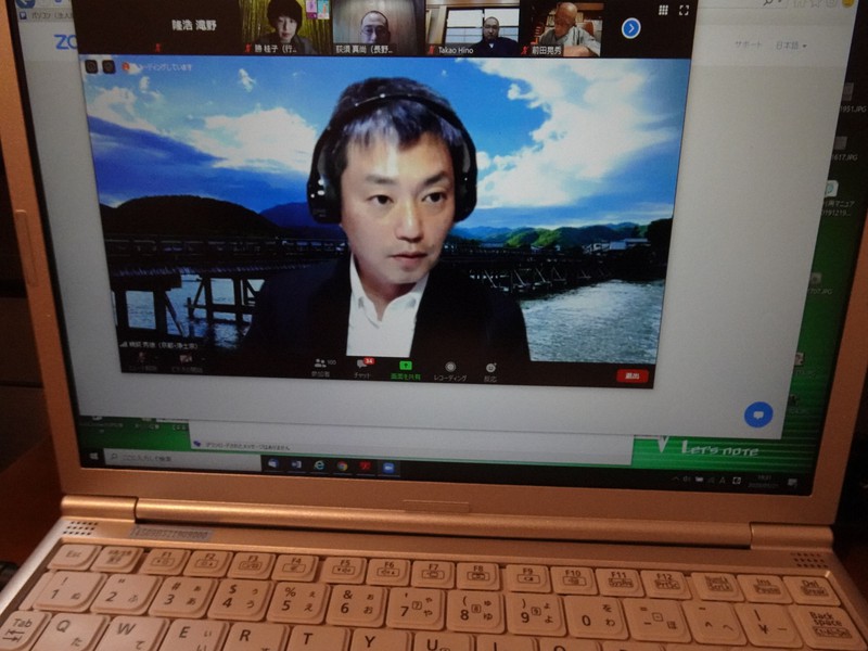 「どうなる!?どうする?これからの寺院」と題されたオンラインのゼミナールで語る鵜飼秀徳さん