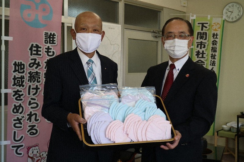 新型コロナ 手作りマスク寄贈 下関東ロータリークラブ 市社会福祉協議会に１００枚 山口 毎日新聞