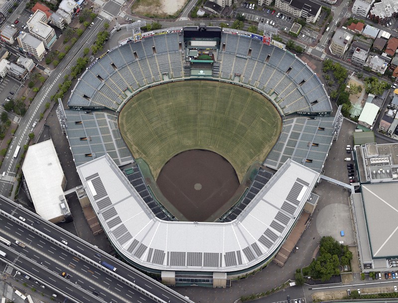 阪神甲子園球場=兵庫県西宮市で2020年6月10日午前10時43分、本社ヘリから