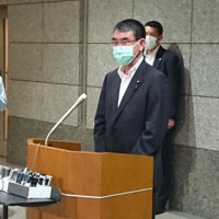 陸上配備型迎撃ミサイルシステム「イージス・アショア」の配備計画のプロセス停止を表明した河野太郎防衛相＝防衛省で2020年6月15日、田辺佑介撮影