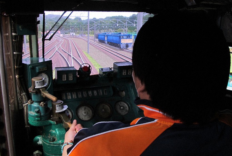 横川 軽井沢間の専用電気機関車 ロクサン 運転士気分 シミュレーター 映像リアルに復活 群馬 毎日新聞