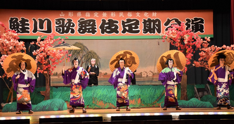 第二幕「青砥草紙花乃錦絵 白浪五人男」=山形県鮭川村で、日高七海撮影