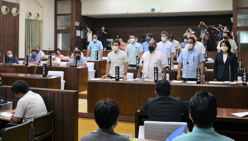 尖閣諸島の字名変更の議案を与党などの賛成多数で可決した石垣市議会=沖縄県石垣市で2020年6月22日午前11時19分、竹内望撮影