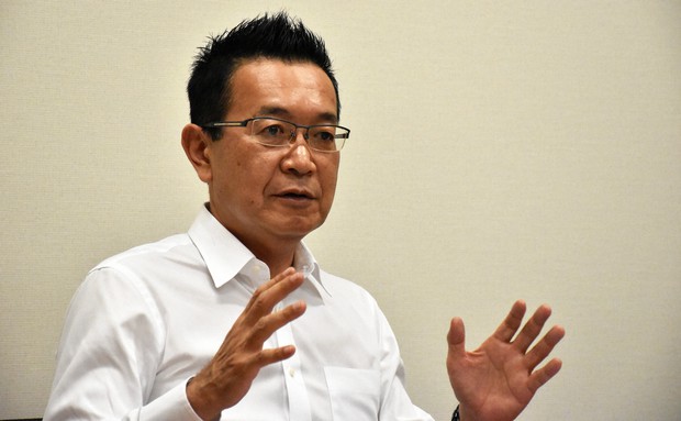 川内博史氏=須藤孝撮影