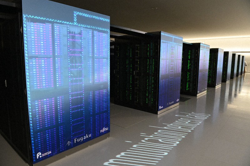 報道陣に公開された理化学研究所計算科学研究センターのスーパーコンピューター「富岳」=神戸市中央区で2020年6月16日、望月亮一撮影