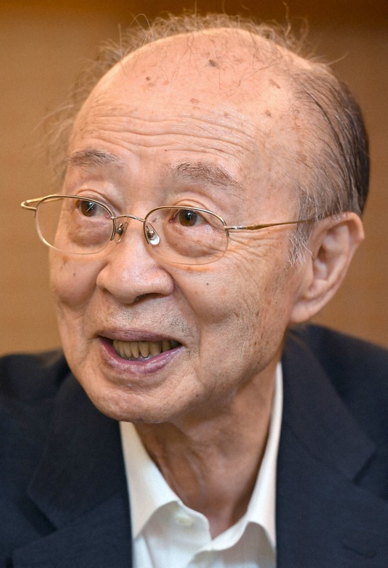 都知事選が告示され、都市外交の課題などについて語る明石康さん=東京都港区で2020年6月19日、藤井太郎撮影