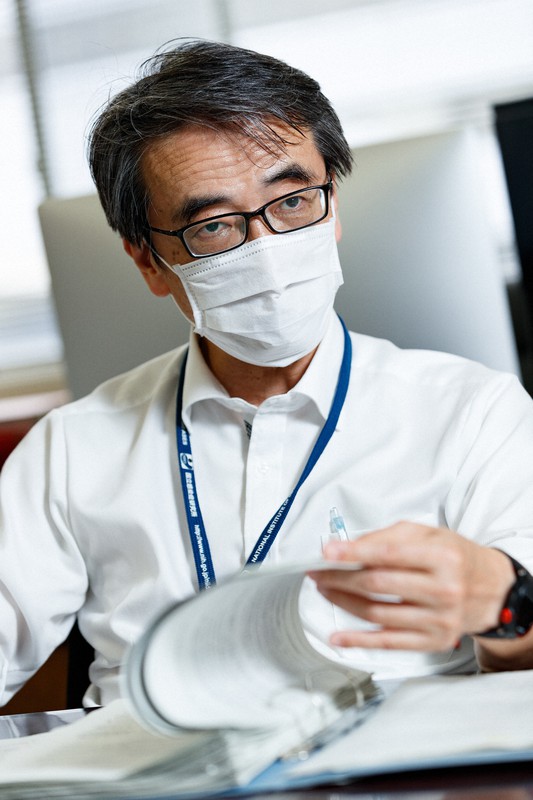 国立感染症研究所の脇田隆字所長=吉田航太撮影