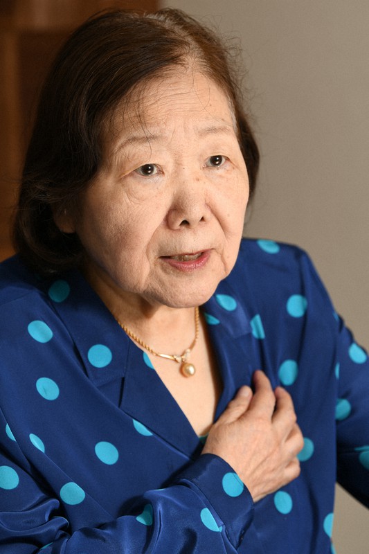 インタビューに答える評論家の樋口恵子さん=東京都杉並区で2020年6月15日、内藤絵美撮影