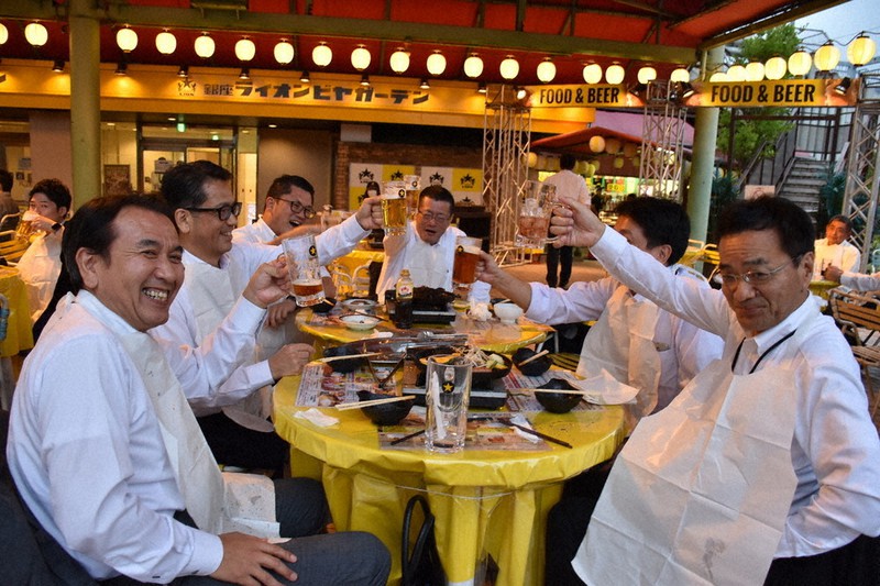 お待たせ ビアガーデン 東武宇都宮百貨店屋上 ２カ月遅れでオープン 栃木 毎日新聞