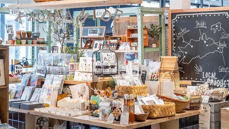 西岡家具の店内にある「香川MADE」のコーナー=筆者提供