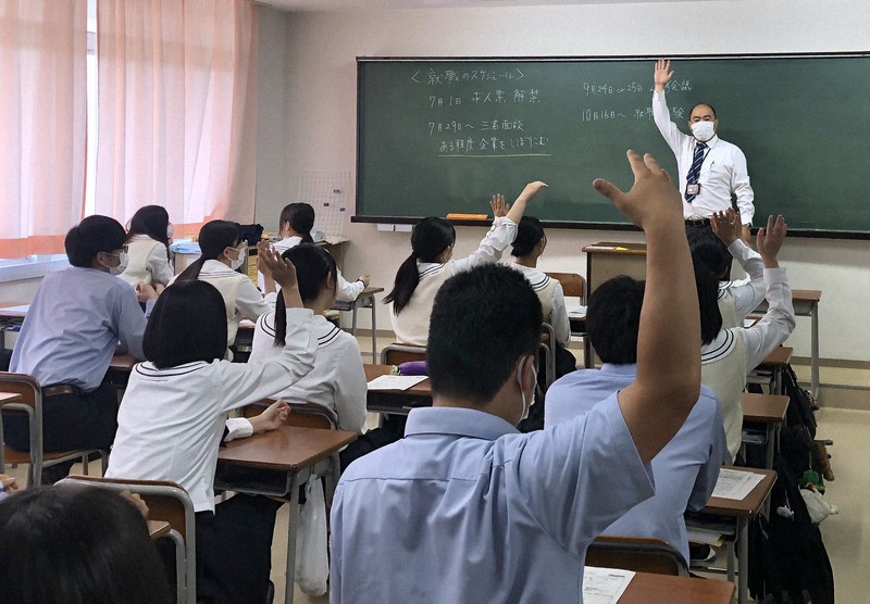 高校生 苦難の就活スタート 新型コロナで準備時間不足 採用減の恐れも 毎日新聞