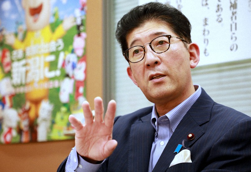 高鳥修一氏=岡本同世撮影