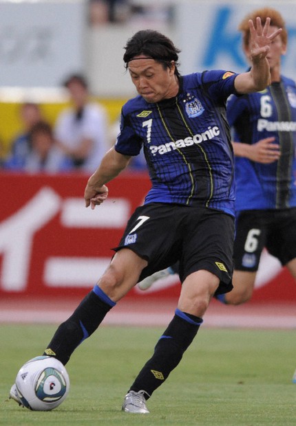 遠藤保仁の金字塔を前に振り返るJリーグの鉄人10傑 その共通点は