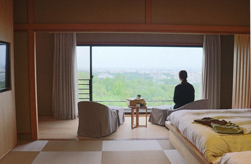 見晴らしのよい「ANDO HOTEL」の客室=奈良市川上町で2020年6月30日、高橋智子撮影