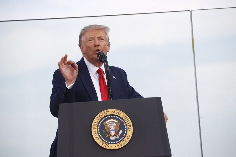 ホワイトハウスで開いた独立記念日の祝賀イベントで演説するトランプ大統領=4日、AP