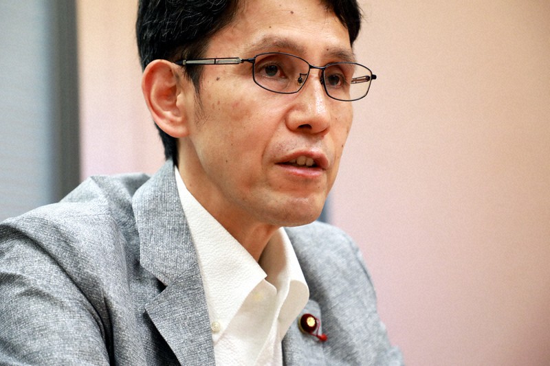 階猛氏=岡本同世撮影