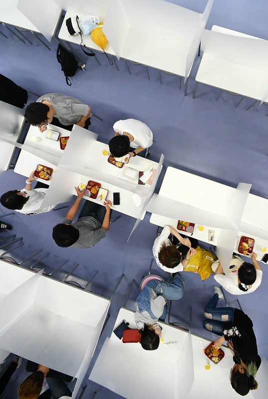 サイドライト：定時制高校の食 …