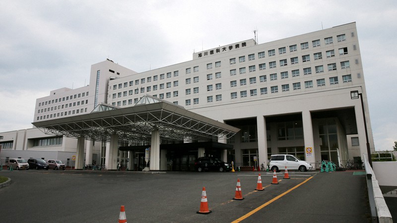 旭川医大病院=北海道旭川市で2020年7月10日午後4時2分、貝塚太一撮影