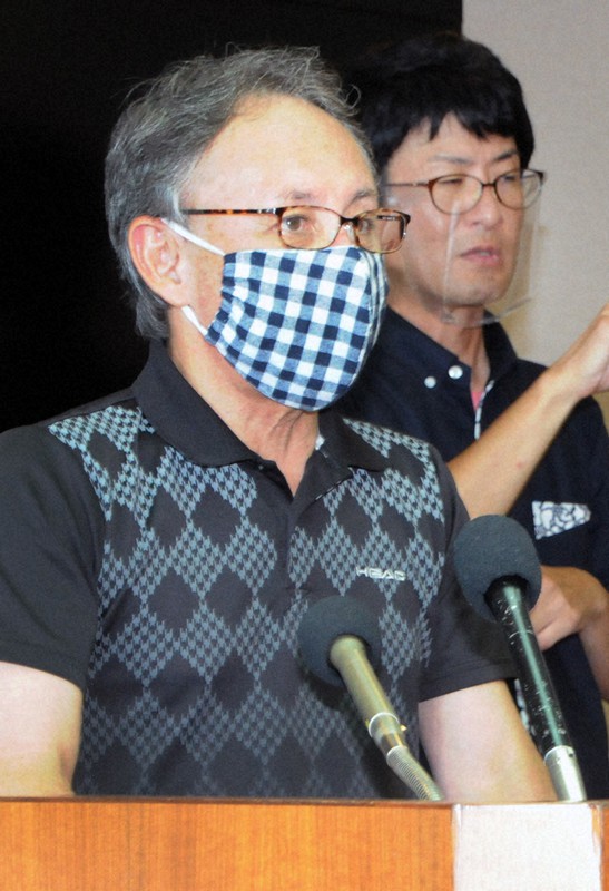 米軍基地内での感染拡大について「極めて遺憾だ」と述べる沖縄県の玉城デニー知事=那覇市の県庁で2020年7月11日午後5時4分、遠藤孝康撮影