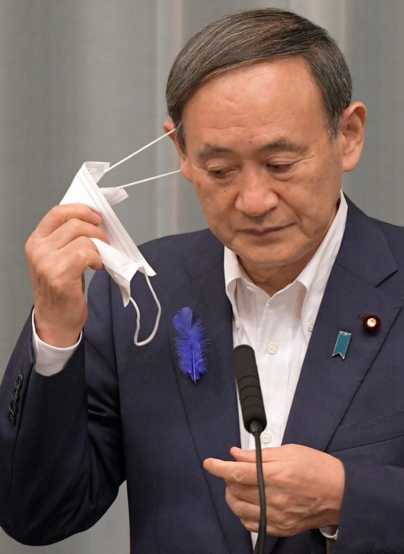 記者会見に臨む菅義偉官房長官=首相官邸で2020年7月13日午後4時21分、竹内幹撮影