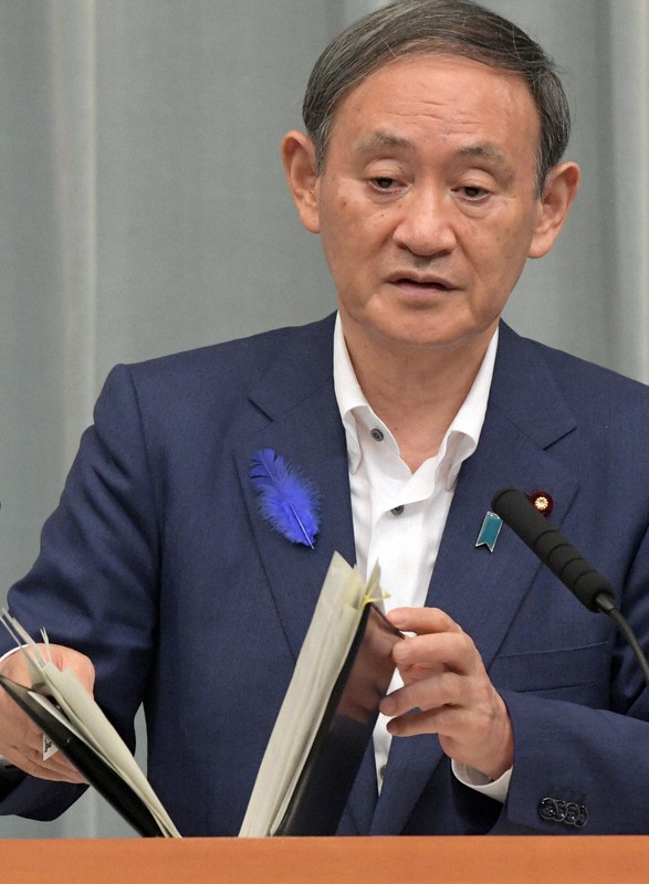 記者会見する菅義偉官房長官=首相官邸で2020年7月14日、竹内幹撮影