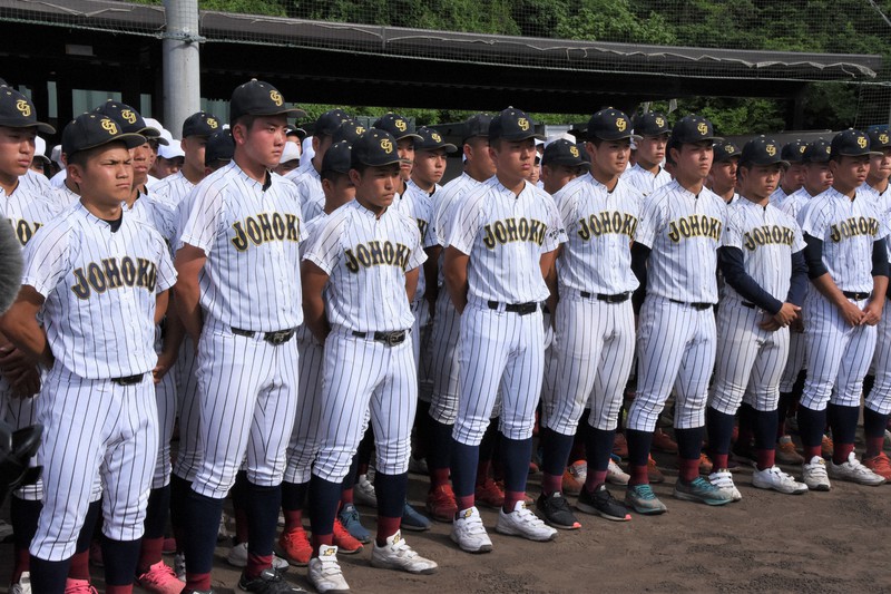 センバツ交流試合の開催が決まり、決意を新たにする鳥取城北の選手たち=鳥取市で2020年6月10日午後4時18分、野原寛史撮影
