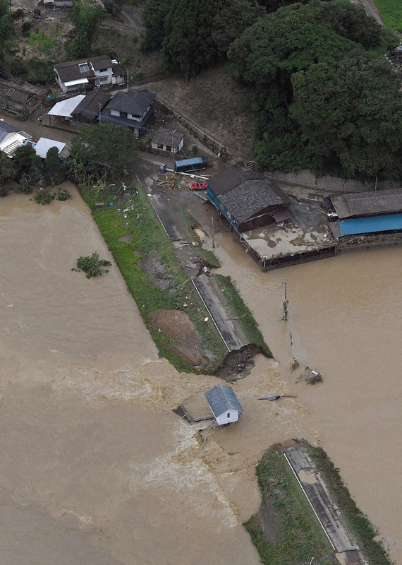 九州豪雨 氾濫の水戻り 堤防決壊 水量基準超え 熊本 球磨川 毎日新聞