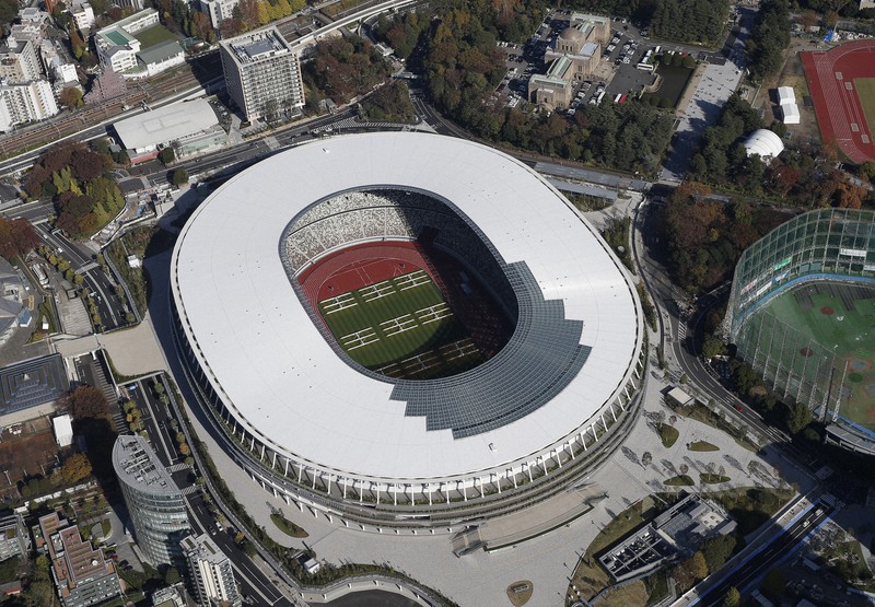 パラリンピック陸上のテスト大会が5月に行われる予定だった国立競技場。1年延期後のテスト大会は詳細が決まっていない=2019年11月30日午後0時9分、本社ヘリから