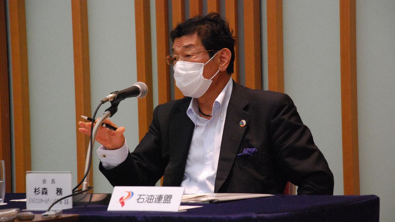 ハイオクを混合しても消費者への裏切りにはならないと語る石油連盟の杉森務会長=東京都内で2020年7月17日、川口雅浩撮影
