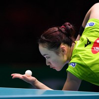日本選手で過去最高の世界ランキング2位に浮上した伊藤美誠。強さの秘密は試合でも見せる集中力だ＝東京体育館で2019年11月10日、大西岳彦撮影