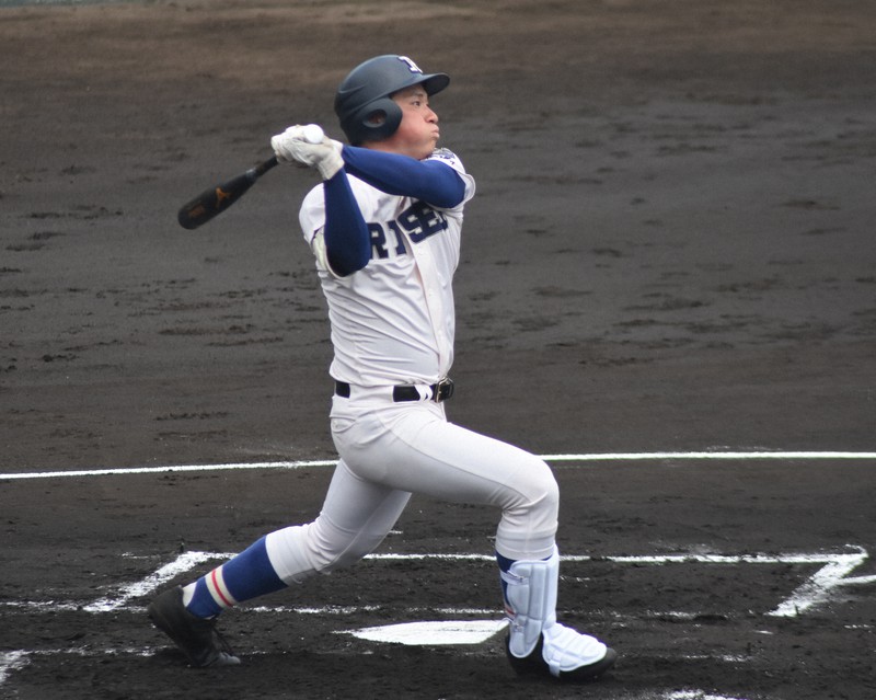 昨夏甲子園vの履正社コールド勝ち 小深田が3安打4打点の活躍 大阪独自大会 毎日新聞