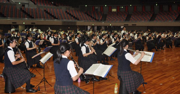 大阪桐蔭高校吹奏楽部 定期演奏会 第6回～第14回 8年分 DVDセット 大坂桐蔭高校吹奏楽部 定期演奏会 第6回～第14回 8年
