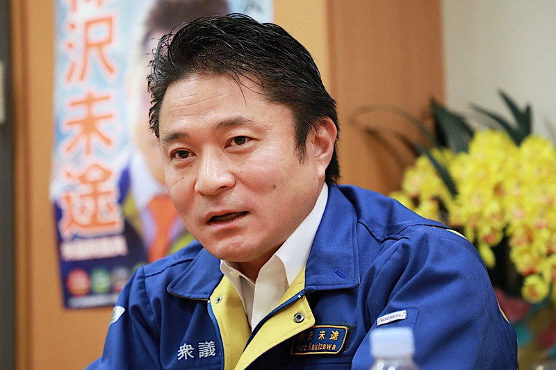 柿沢未途氏=岡本同世撮影