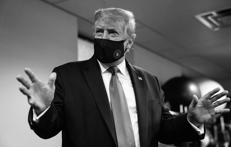 7月20日、ドナルド・トランプ氏のアカウントに投稿されたマスク姿の写真。11日の病院訪問時のものと見られる=ツイッターから
