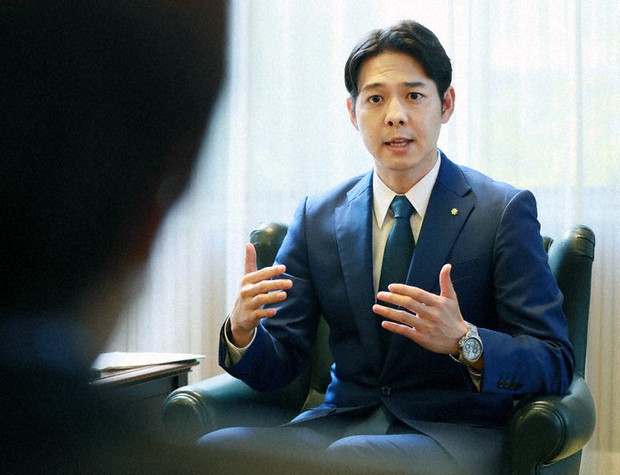 新型コロナウイルスへの対応について語る鈴木直道知事=札幌市中央区の道庁で2020年7月28日、貝塚太一撮影