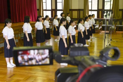 今ありて 合唱dvdでエール 神戸山手女子中 高 センバツ交流試合32校に 毎日新聞