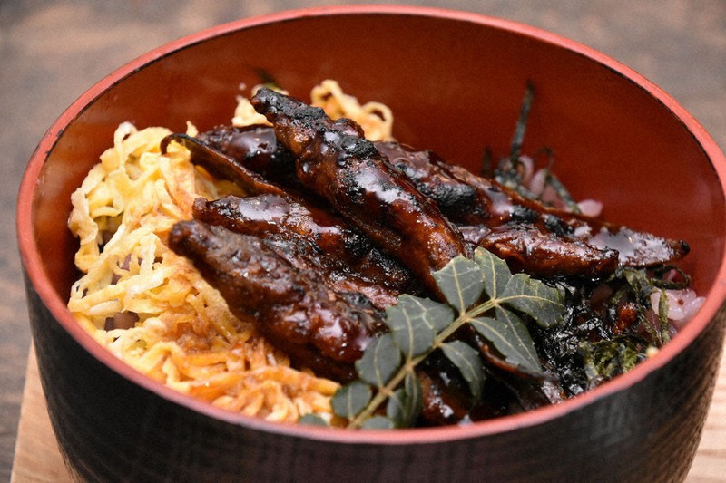 二の丑 は どじょう蒲焼丼 を 北九州 魚部 のカフェが提供 福岡 毎日新聞