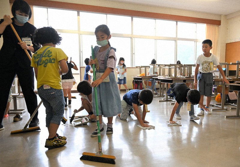 東日本大震災 部活も怒られたこともみんな思い出 震災乗り越えた校舎に別れ 女川小 中 毎日新聞