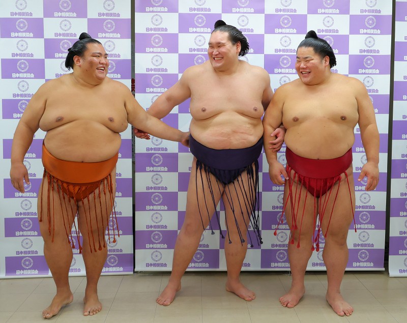 メル55507です。照ノ富士 照ノ富士が優勝 5年ぶり2度目 元大関、序二段から復活は初 御嶽海破る