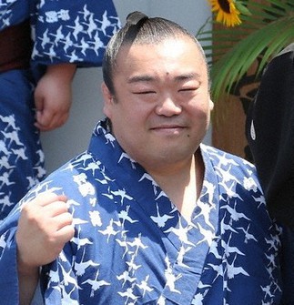 中板秀二さん