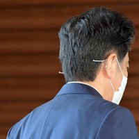 アベノマスク”大きくなった？ 記者の質問に首相は… [写真特集3/4