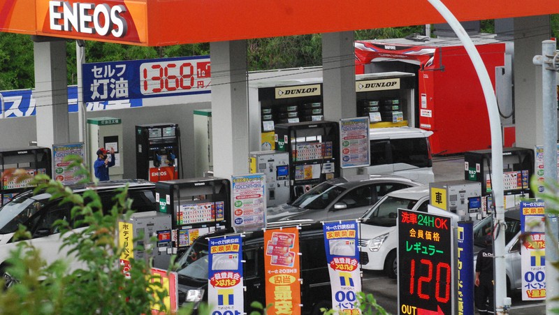 石油業界は消費者に対する説明が十分だろうか=東京都内で2020年7月1日、川口雅浩撮影