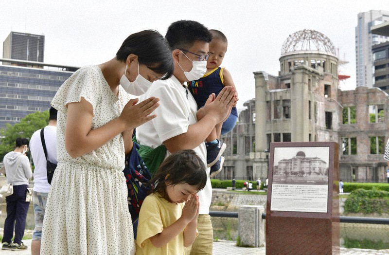 広島原爆の日 家族よ友よ 続く祈り 式典 コロナで制限 毎日新聞