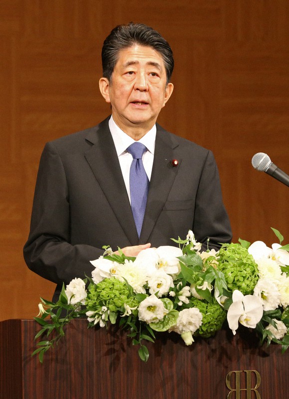 被爆者代表から要望を聞く会の後に記者会見する安倍晋三首相=広島市中区で2020年8月6日(代表撮影)