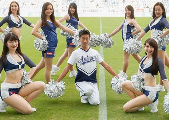 Jリーグ初の「チア男子」の素顔は？ ある競技の第一人者が秘め ...
